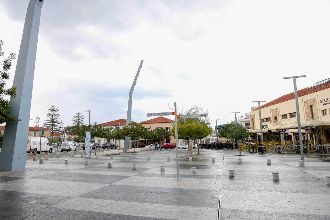 Spacious 2 Bedroom Near Mall -internet 1gbps דירה *