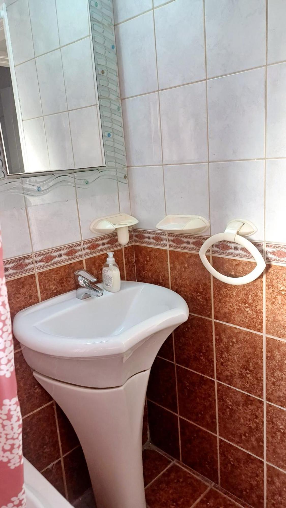 Spacious 2 Bedroom Near Mall -internet 1gbps דירה Paphos