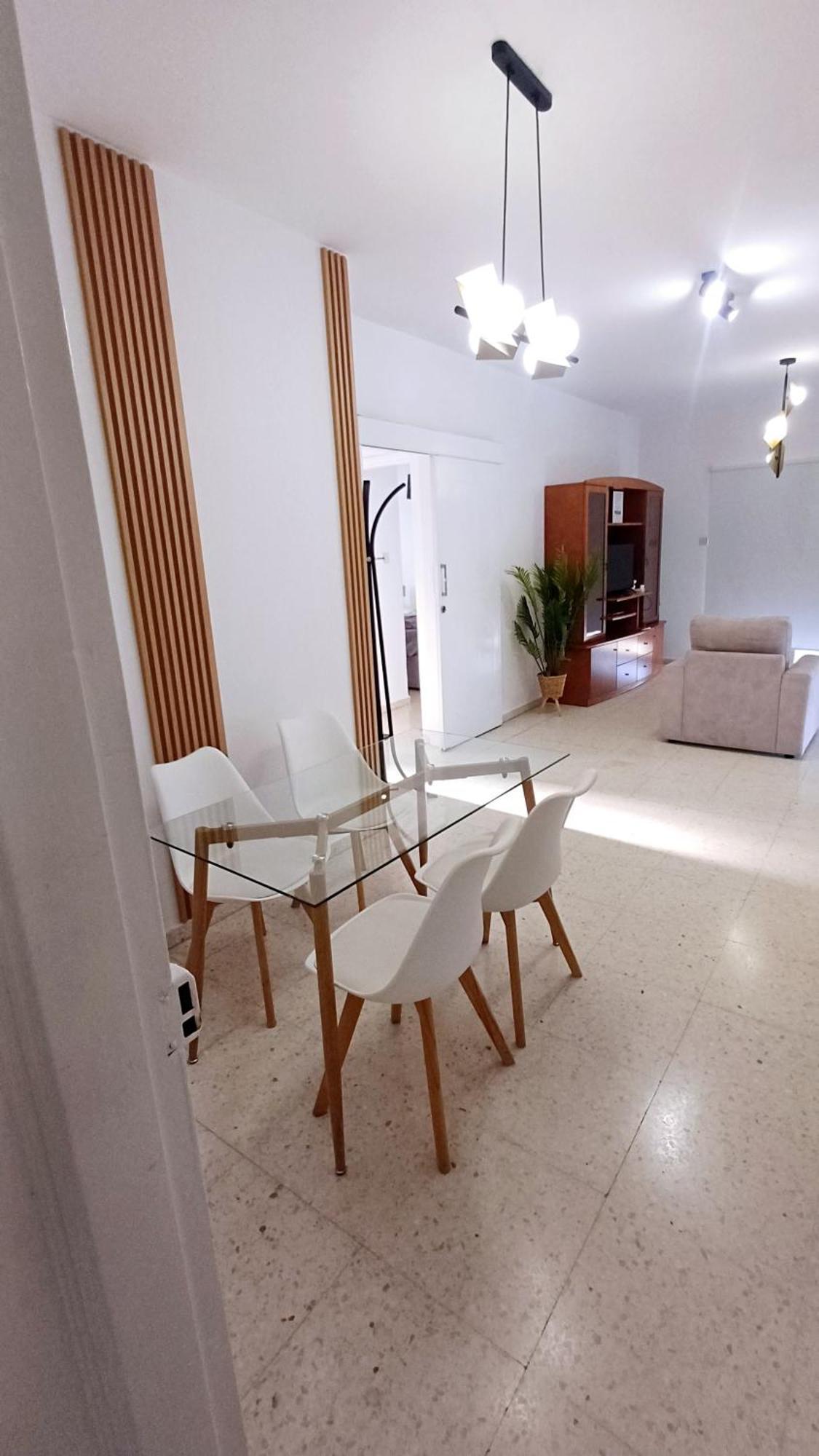 Spacious 2 Bedroom Near Mall -internet 1gbps דירה Paphos