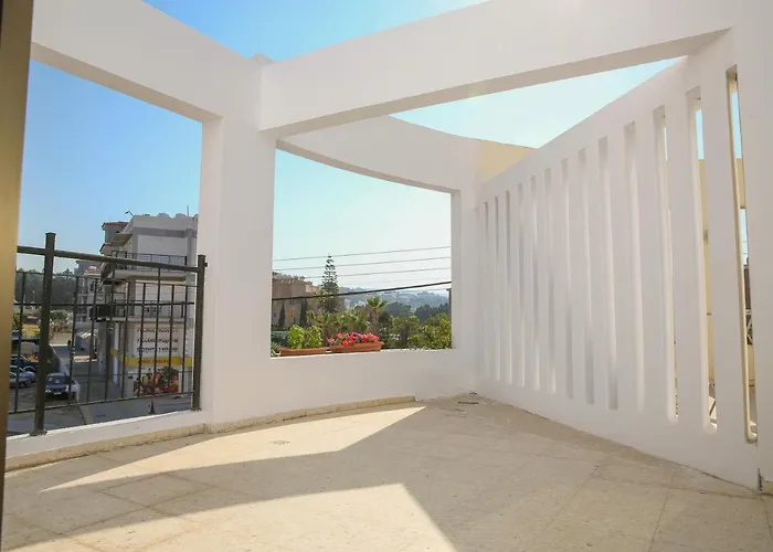 Spacious 2 Bedroom Appartment Near Mall -Internet 1Gbps