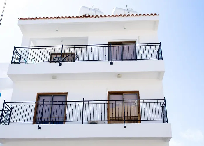 Spacious 2 Bedroom Appartment Near Mall -Internet 1Gbps