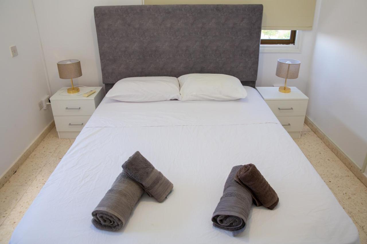 Spacious 2 Bedroom Near Mall -internet 1gbps Daire