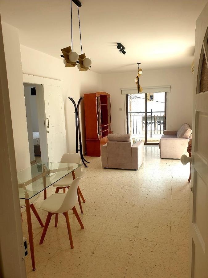Daire Spacious 2 Bedroom Near Mall -internet 1gbps Pafos